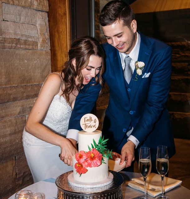 Custom wedding cake design by All Things Cake in Denver, CO (gallery image 4 of 8)