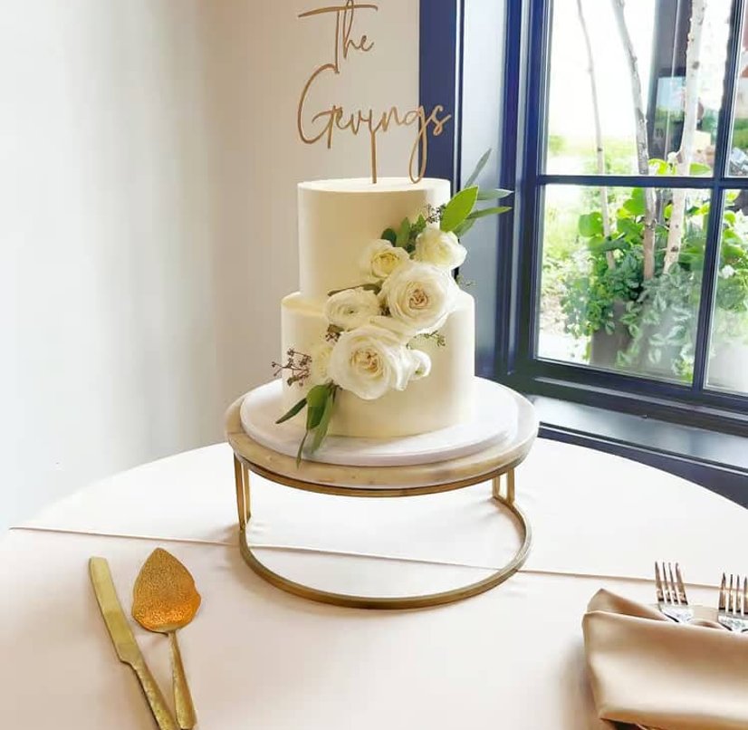 Intimate wedding cake pricing example by All Things Cake