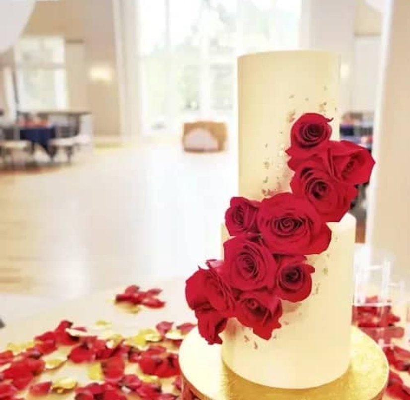 Traditional wedding cake pricing example by All Things Cake